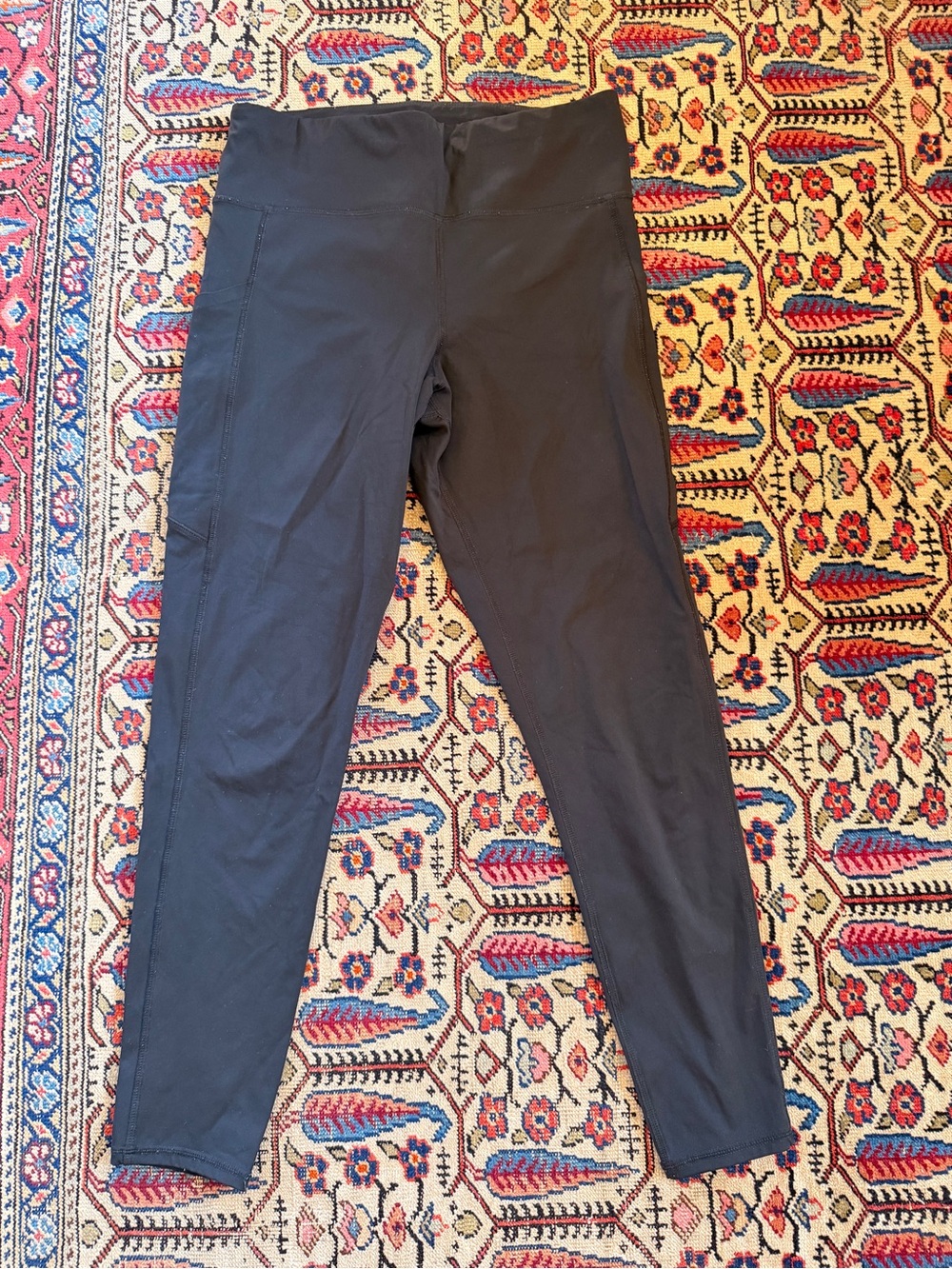 Vuori Black Women's Leggings with pockets - size small